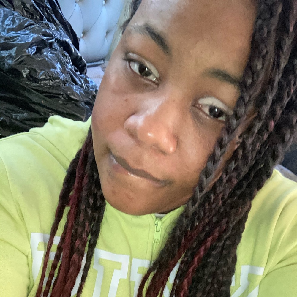 Meet your Posher, Charotte